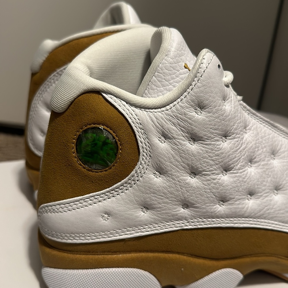 Air Jordan 13 retro size 11 1/2 white/wheat - Picture 8 of 13